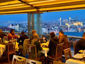 رستوران Sky Rooftop