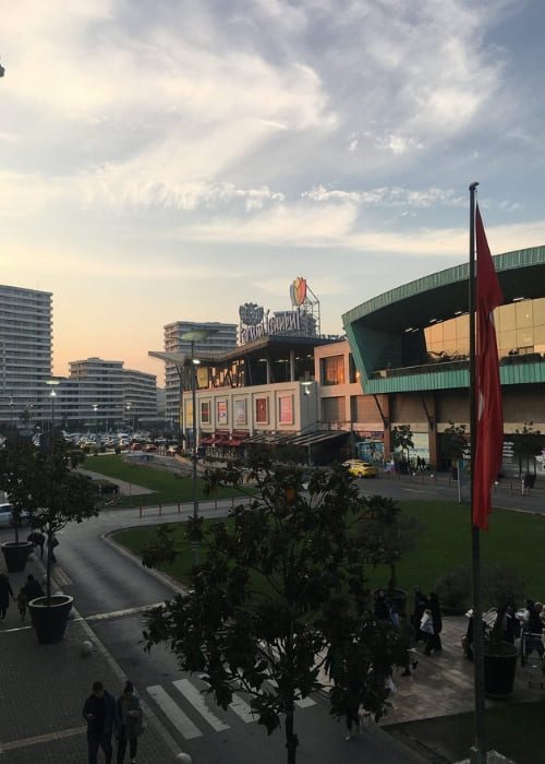 اسلایدهای مرکز خرید فروم استانبول