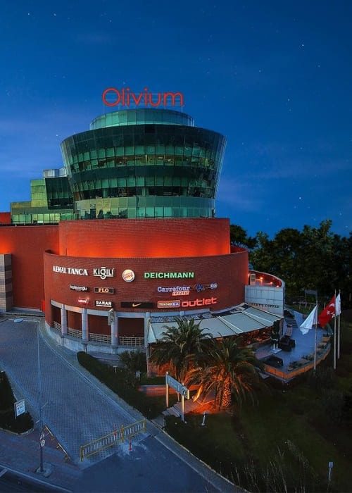 اسلایدهای مرکز خرید اولیویوم اوتلت