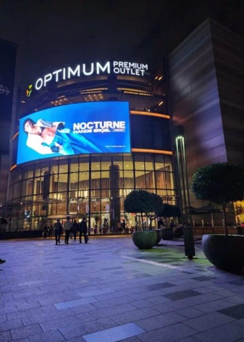 اسلایدهای مرکز خرید اوپتیموم اوتلت