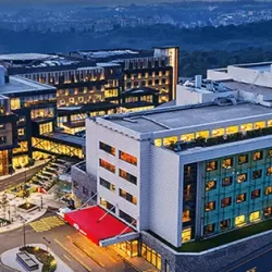 کاور بیمارستان آجی بادم ماسلاک