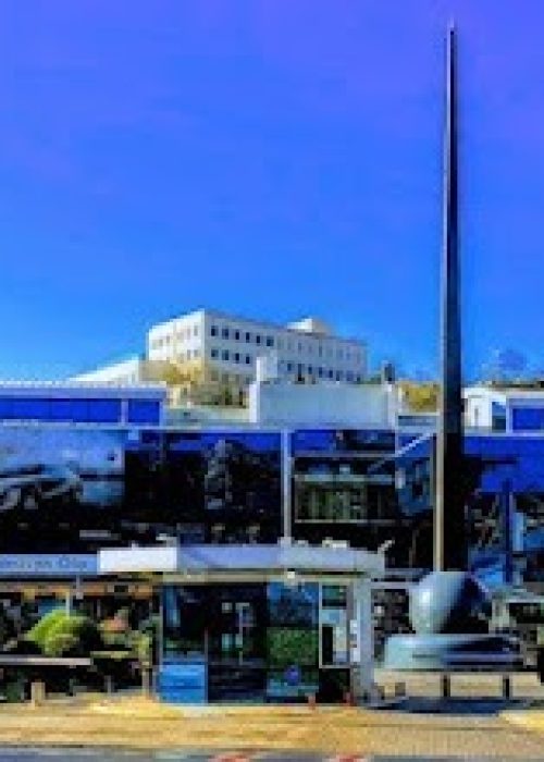 - نمایندگی مجاز و مرکز خدماتBorusan Oto İstinye BMW