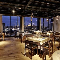 کاور رستوران نئولوکال