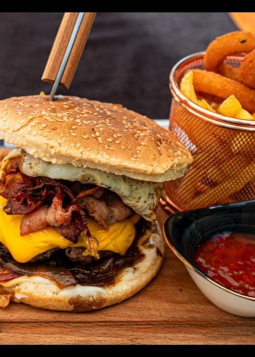 رستوران LE CHEVY 2