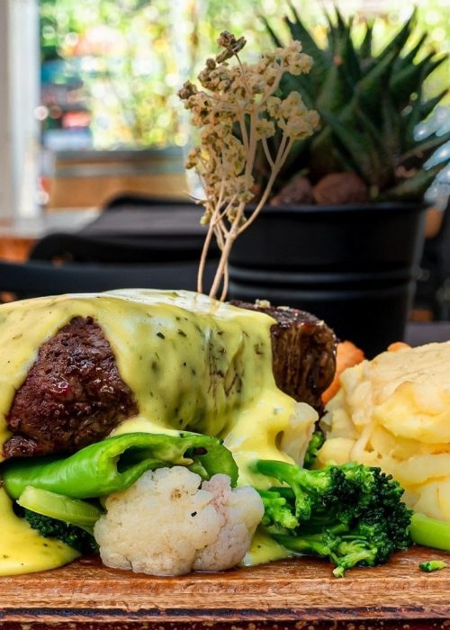 رستوران LE CHEVY 8